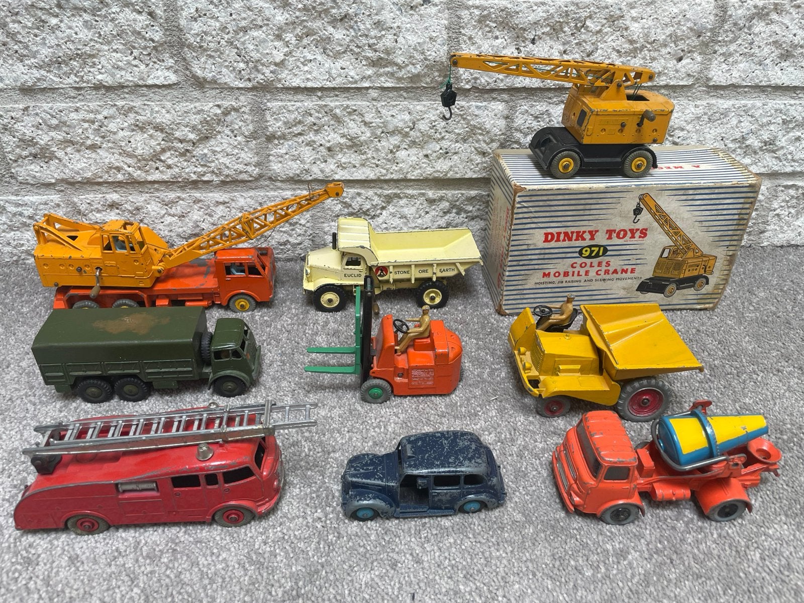 Dinky toys verzameling 9st, Ophalen of Verzenden, Gebruikt, Bus of Vrachtwagen, Dinky Toys