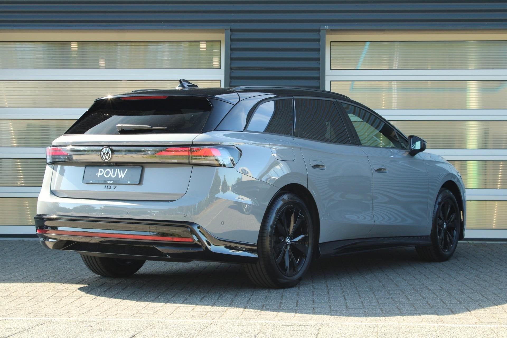 Volkswagen ID.7 Tourer 204pk Limited Edition 59 kWh | Black, 12 maanden, Zwart, 1972 kg, 204 pk