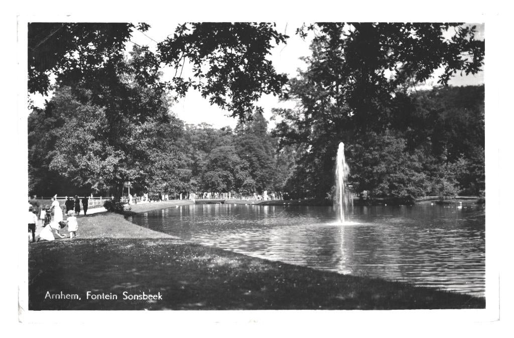 946499 Arnhem Sonsbeek Fontein 1955 Gelopen met postzegel