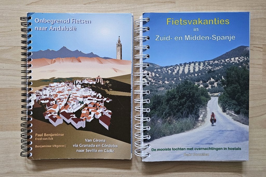 Fietsroute gidsen Onbegrensd fietsen naar Andalusie, Fiets- of Wandelgids, Europa, Ophalen of Verzenden, Gelezen