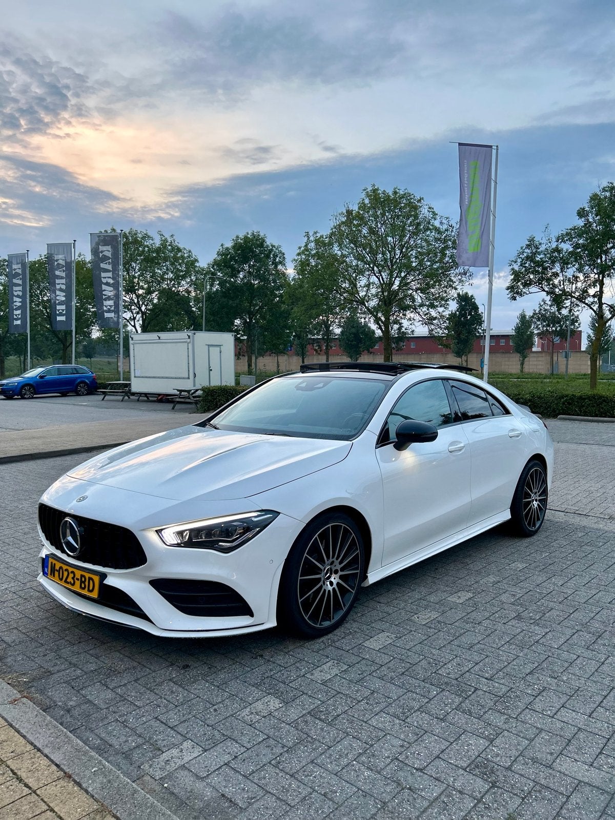 Mercedes-Benz CLA 200 2020 Wit, Auto's, CLA, Elektronische parkeerrem, Zwart, 4 cilinders