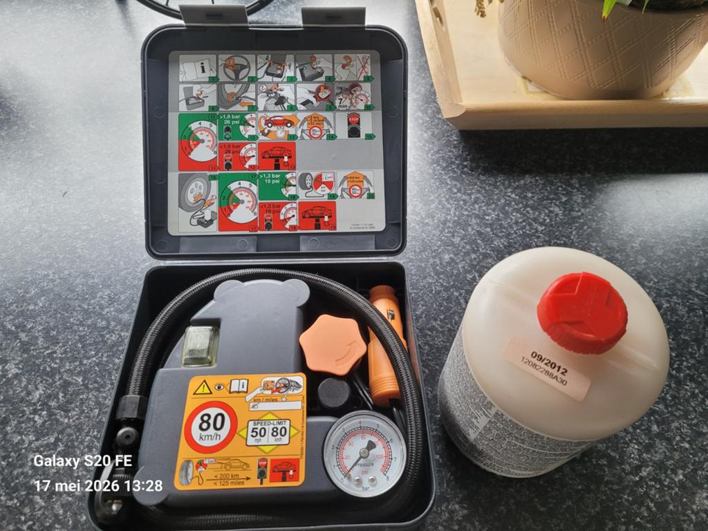 Banden reparatieset voor auto.met vulling, Auto diversen, Auto-accessoires, Ophalen