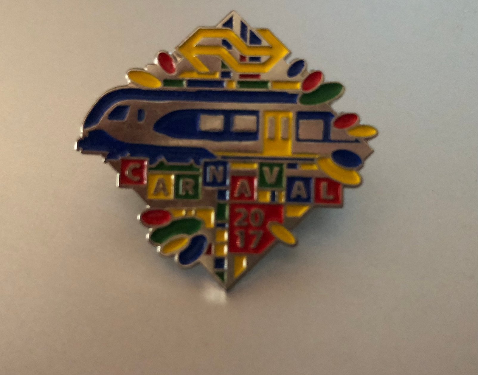 NS Carnavalspin 2017, Verzamelen, Ophalen of Verzenden, Zo goed als nieuw, Transport, Speldje of Pin
