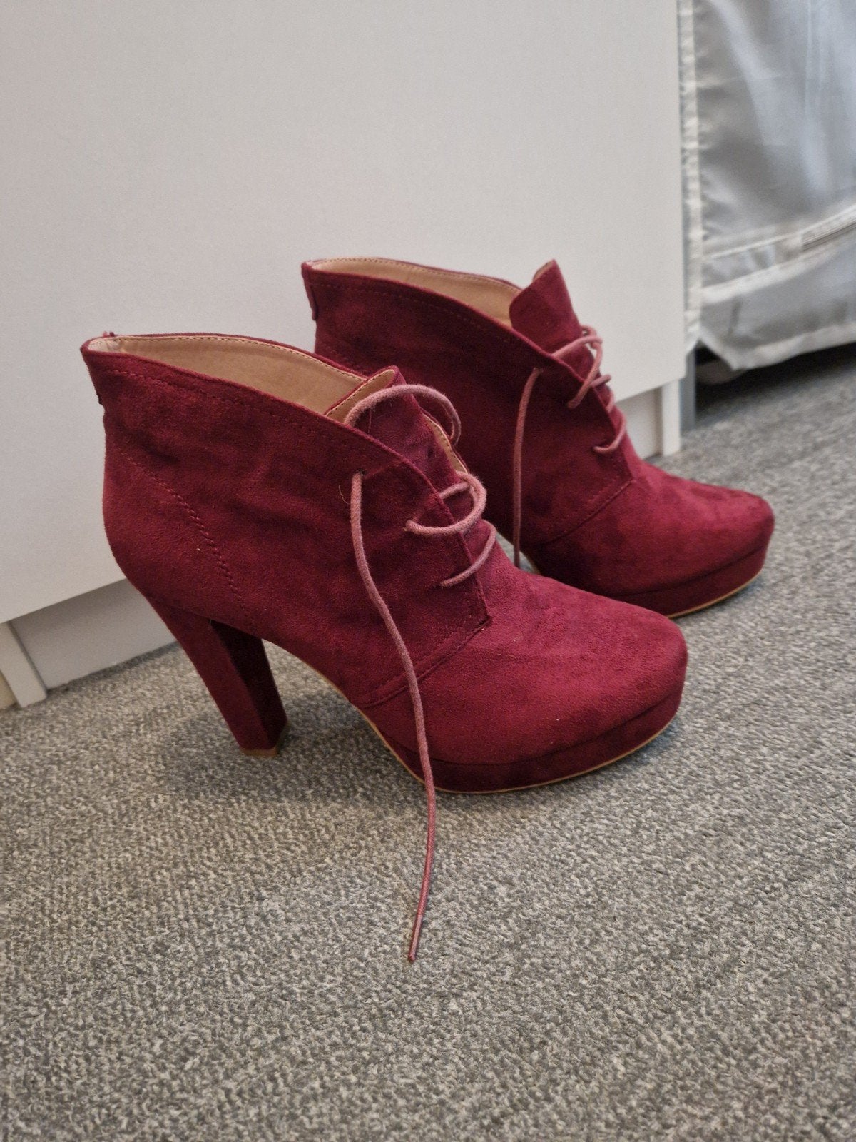 Bordeauxrode laarsjes met hak maat 41, Ophalen of Verzenden, Zo goed als nieuw, Schoenen met hoge hakken, Visions