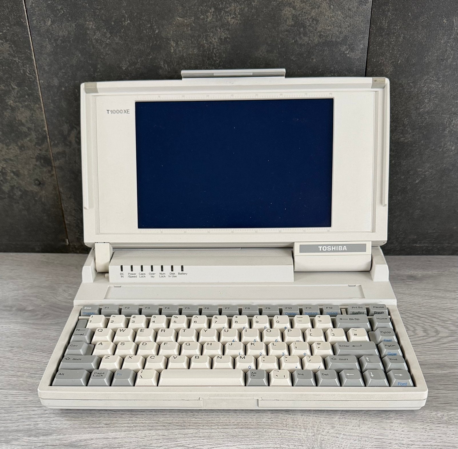 Oude Toshiba T1000XE laptop. Vintage retro pc. Klassieker., Computers en Software, Vintage Computers, Ophalen of Verzenden