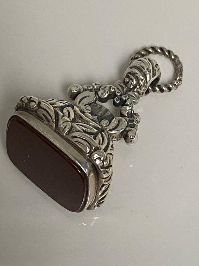 Antiek zilver carneool chateleine, Verzenden, Zilver