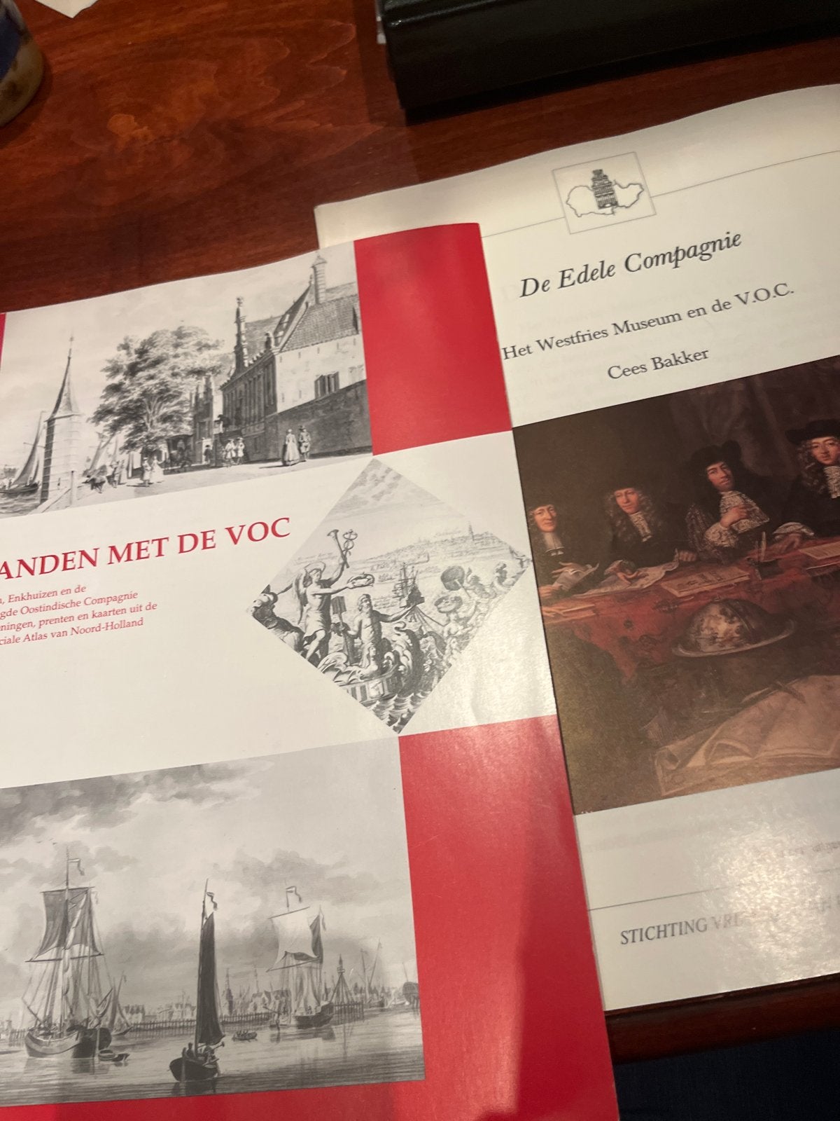 Boekjes over de VOC: Banden met de VOC & De Edele Compagnie, Ophalen of Verzenden, 17e en 18e eeuw, Gelezen