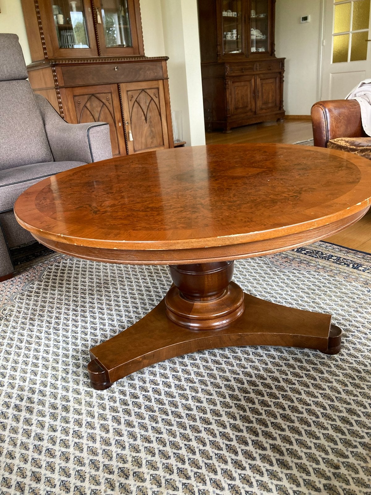 Ronde salontafel met wortelnoten blad, Antiek en Kunst, Ophalen