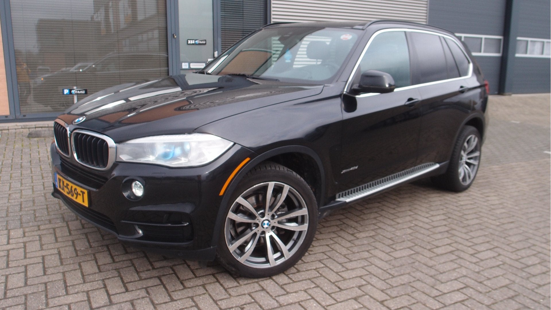 BMW X5 xDrive30d High Executive pano 21inch zeer mooi!, Auto's, Automaat, Euro 5, Gebruikt, Zwart