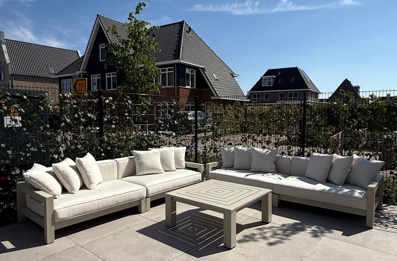 Eichholtz Outdoor Sofa 'Cap-Antibes' - Sand, 5 zitplaatsen, Aluminium, Ophalen of Verzenden, Zo goed als nieuw
