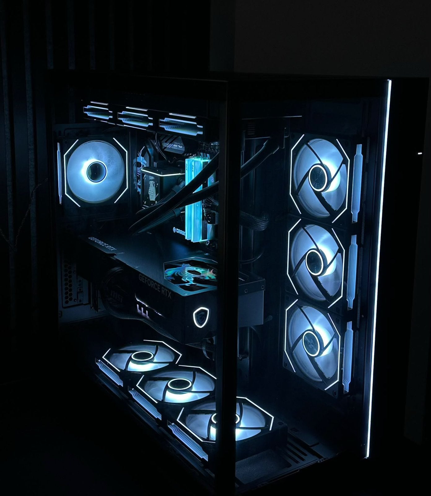 high end gaming pc RTX 5090 INCLUSIEF MSI 360 HZ OLED SCHERM, Spelcomputers en Games, Games | Pc, Ophalen, Overige genres, 1 speler
