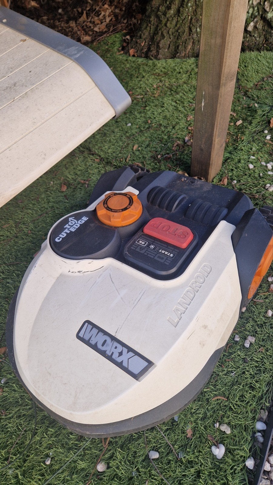Worx Landroid robotmaaier met grensdraad en garage, Tuin en Terras, Robotmaaiers, Ophalen of Verzenden, Gebruikt, Worx