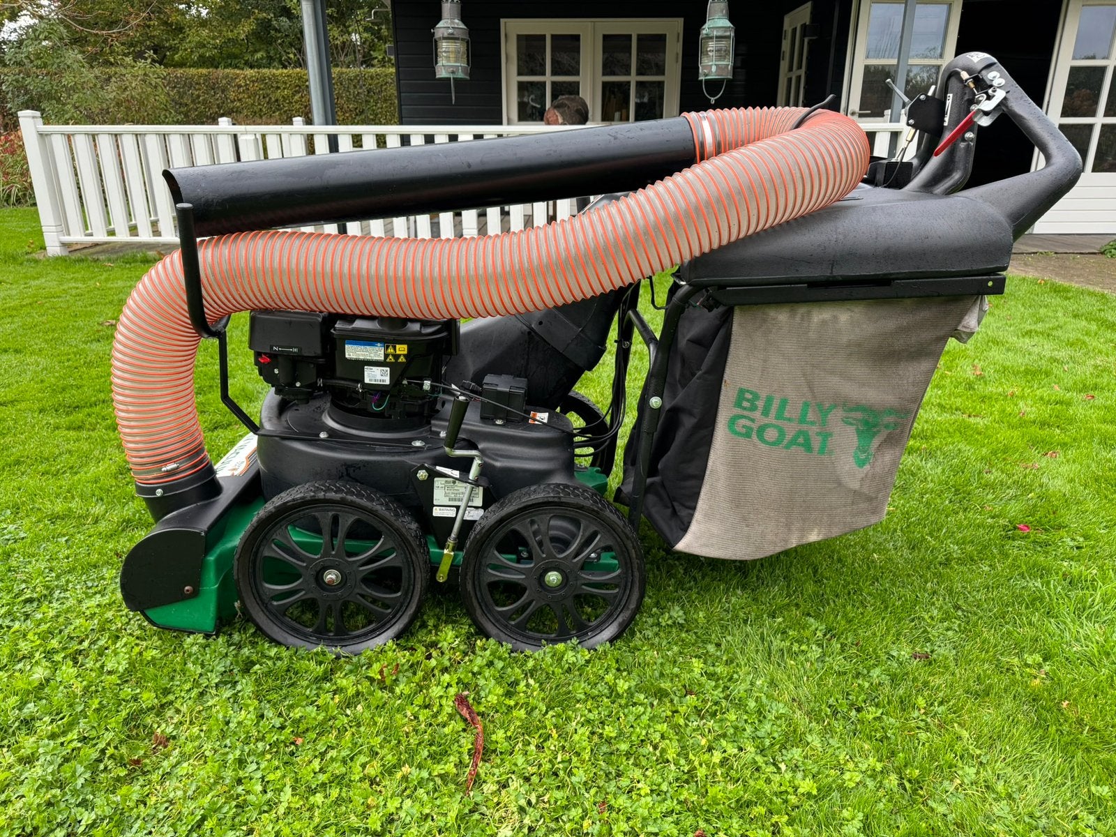 Billy Goat MV601SPE bladzuiger–zelfrijdend, elektrisch start, Tuin en Terras, Ophalen, Zo goed als nieuw, Benzine, Met opvangzak
