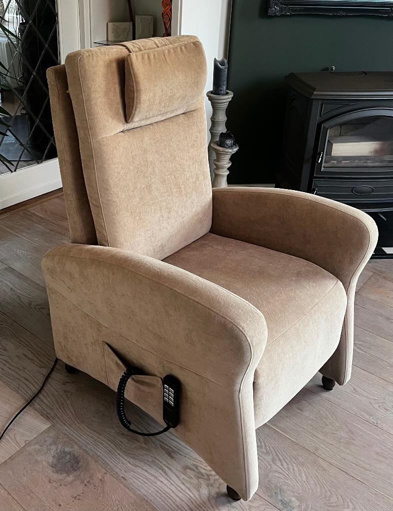 Elektrische relaxfauteuil (Well-Fair), Huis en Inrichting, Fauteuils, Stof, 50 tot 75 cm, 75 tot 100 cm, Ophalen