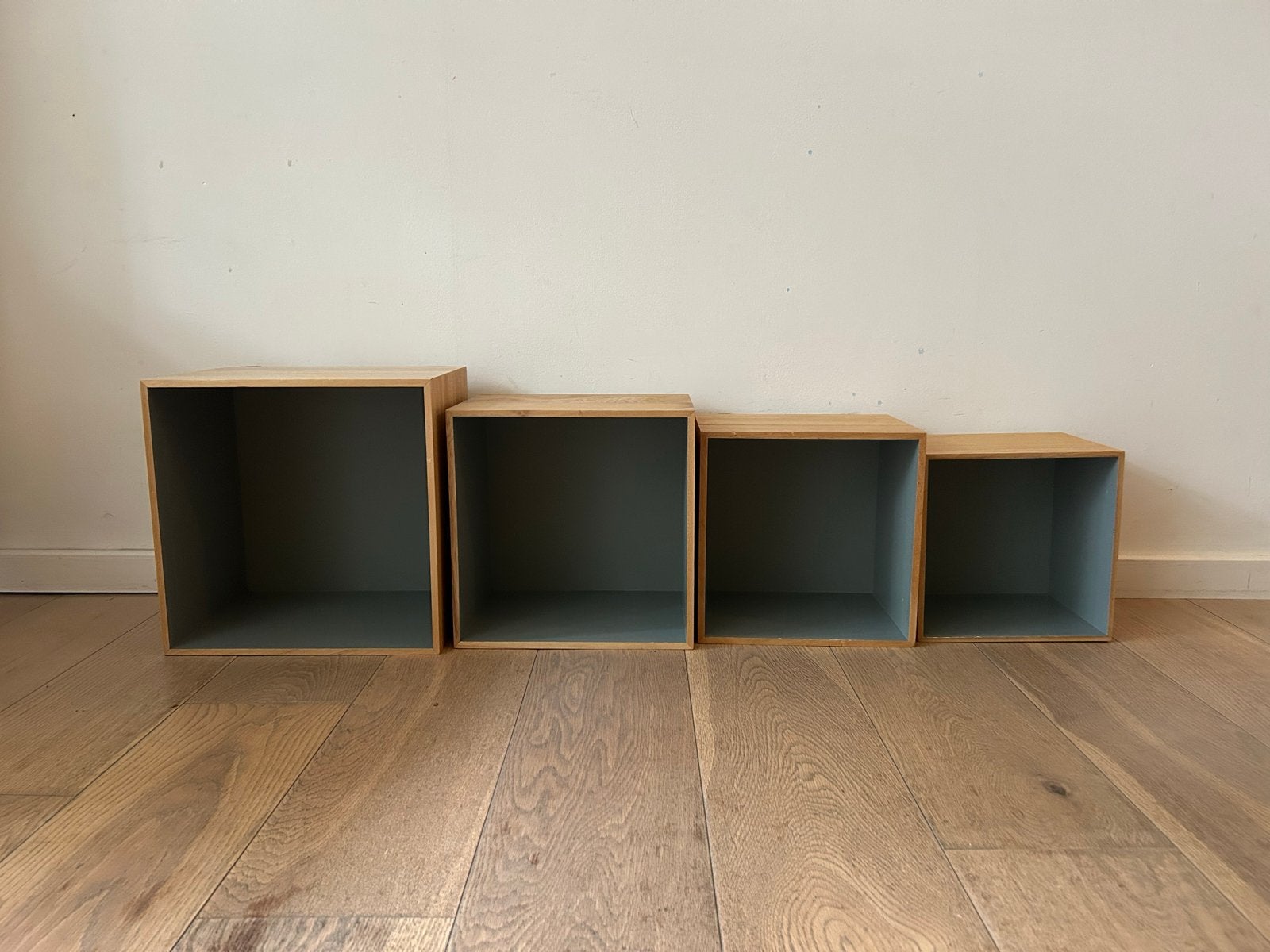 Set van 4 houten wandkubussen - verschillende maten, Ophalen of Verzenden, Gebruikt
