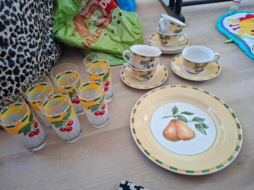 Servies fruit, Ophalen