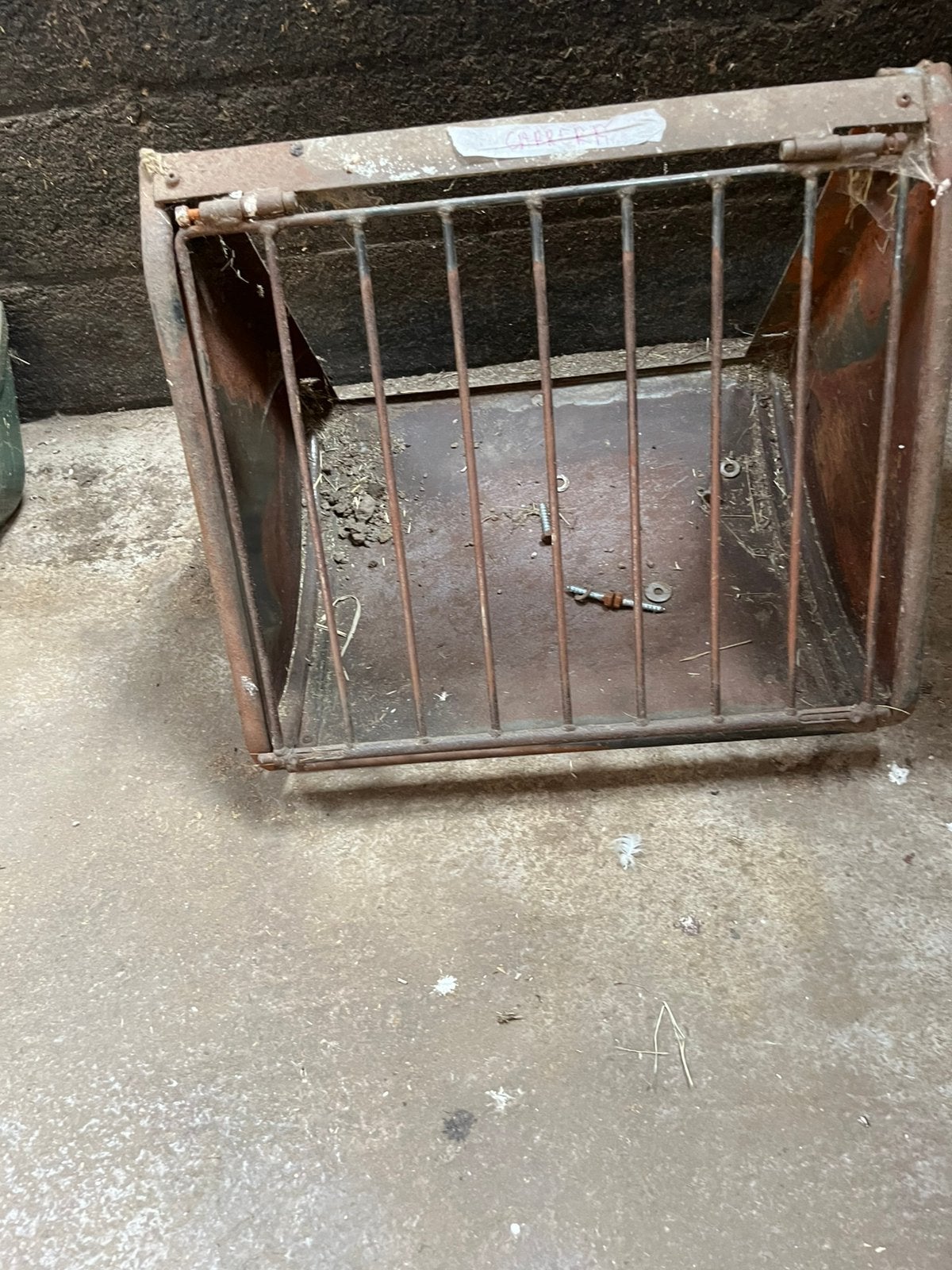 Slowfeeder paard 2 stuk + 2 x deken stang, Ophalen, Gebruikt