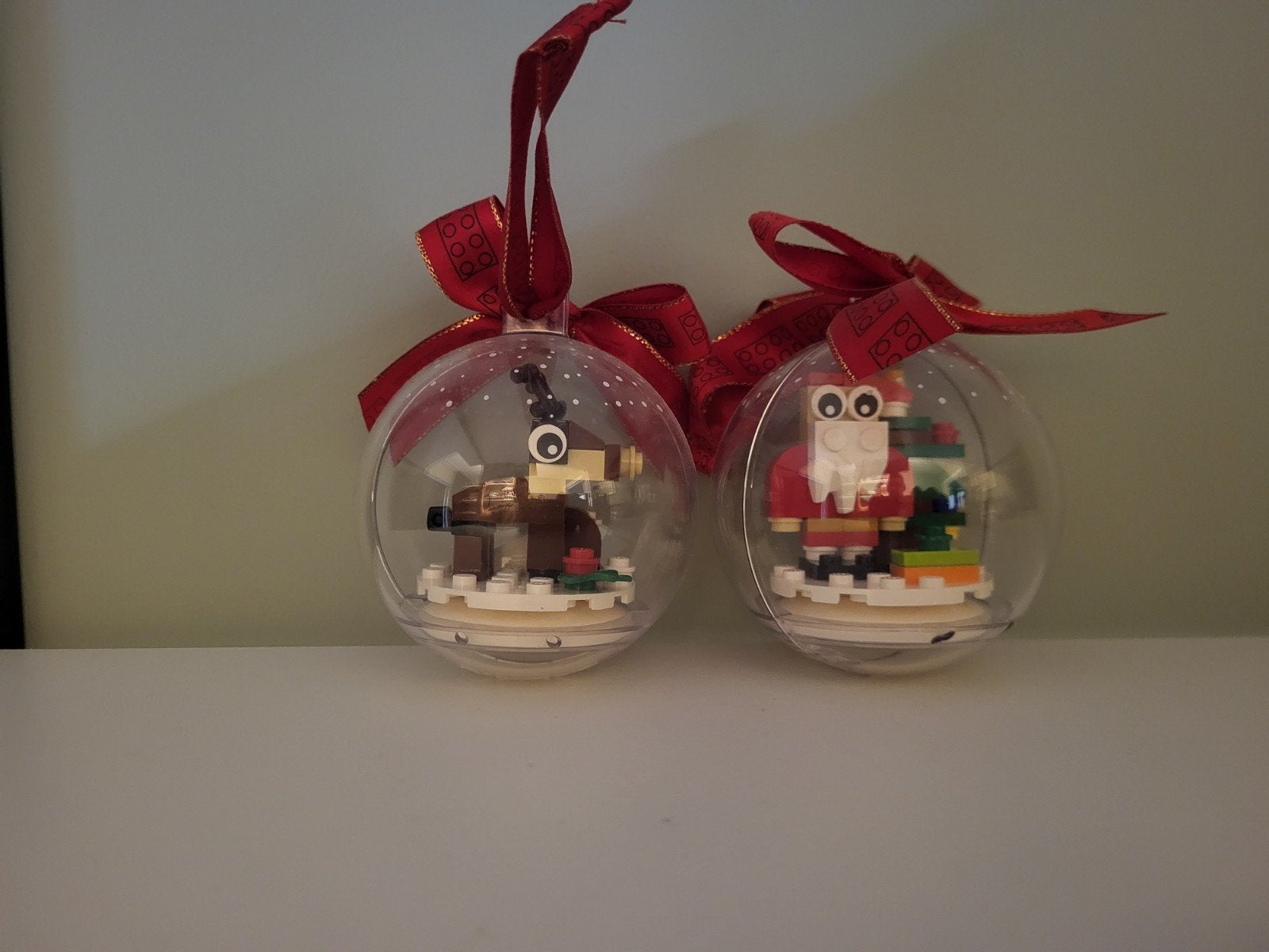 lego kerstbal met rendier en kerstman, Overige thema's, Lego, Ophalen of Verzenden, Zo goed als nieuw