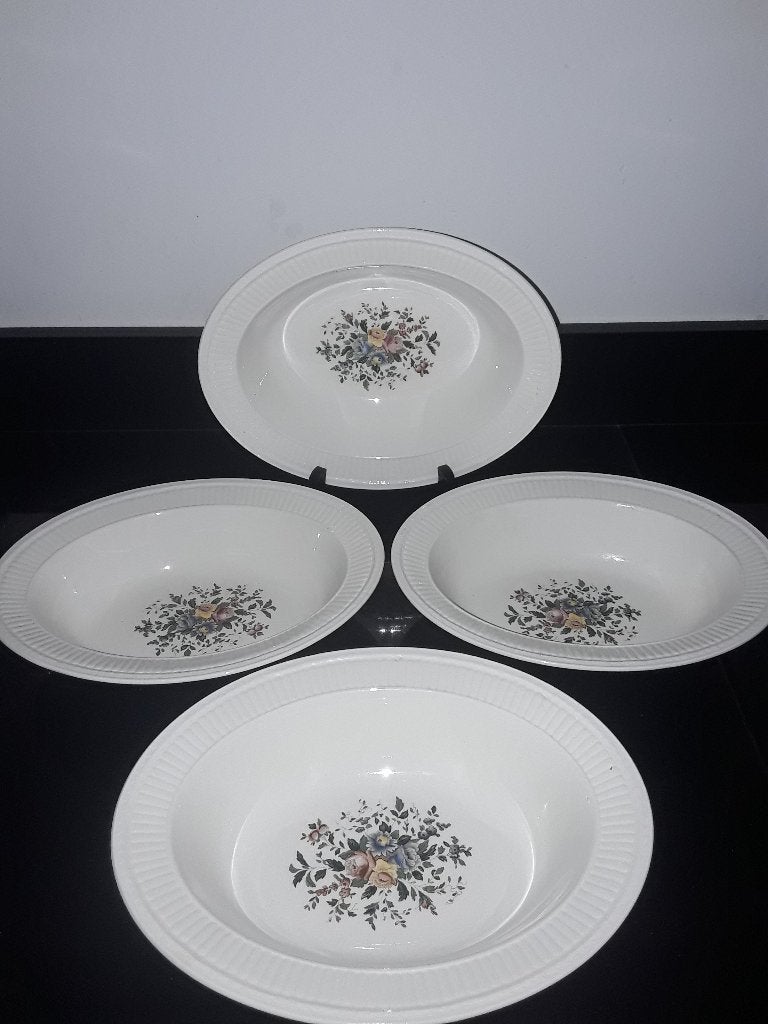 4 Wedgwood Conway diepe schalen, Verzenden, Overige stijlen, Schaal of Schalen, Zo goed als nieuw