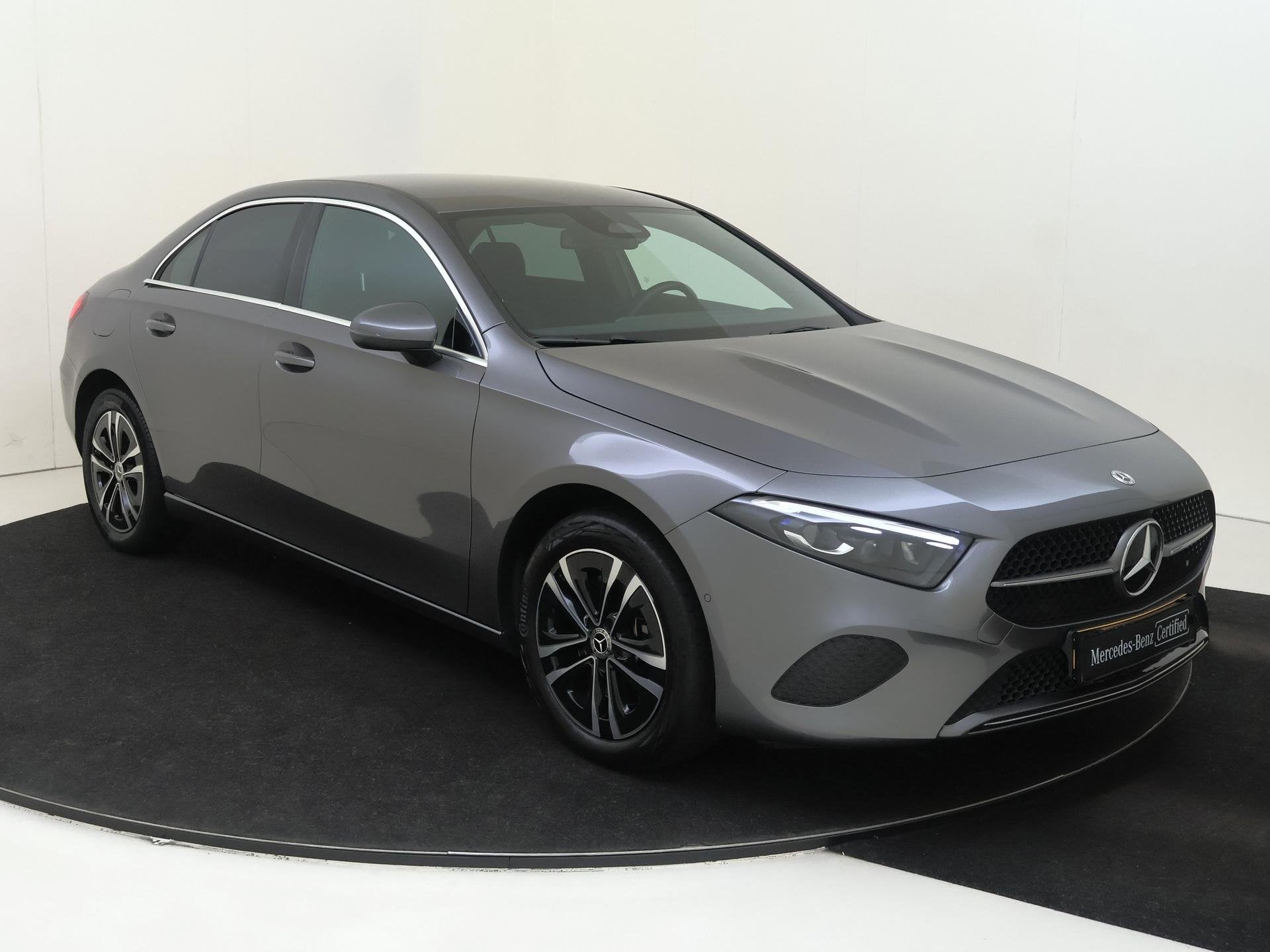 Mercedes-Benz A-Klasse 250 e Luxury Line Artico Leder / Park, Stof, Euro 6, 4 cilinders, 16 kWh