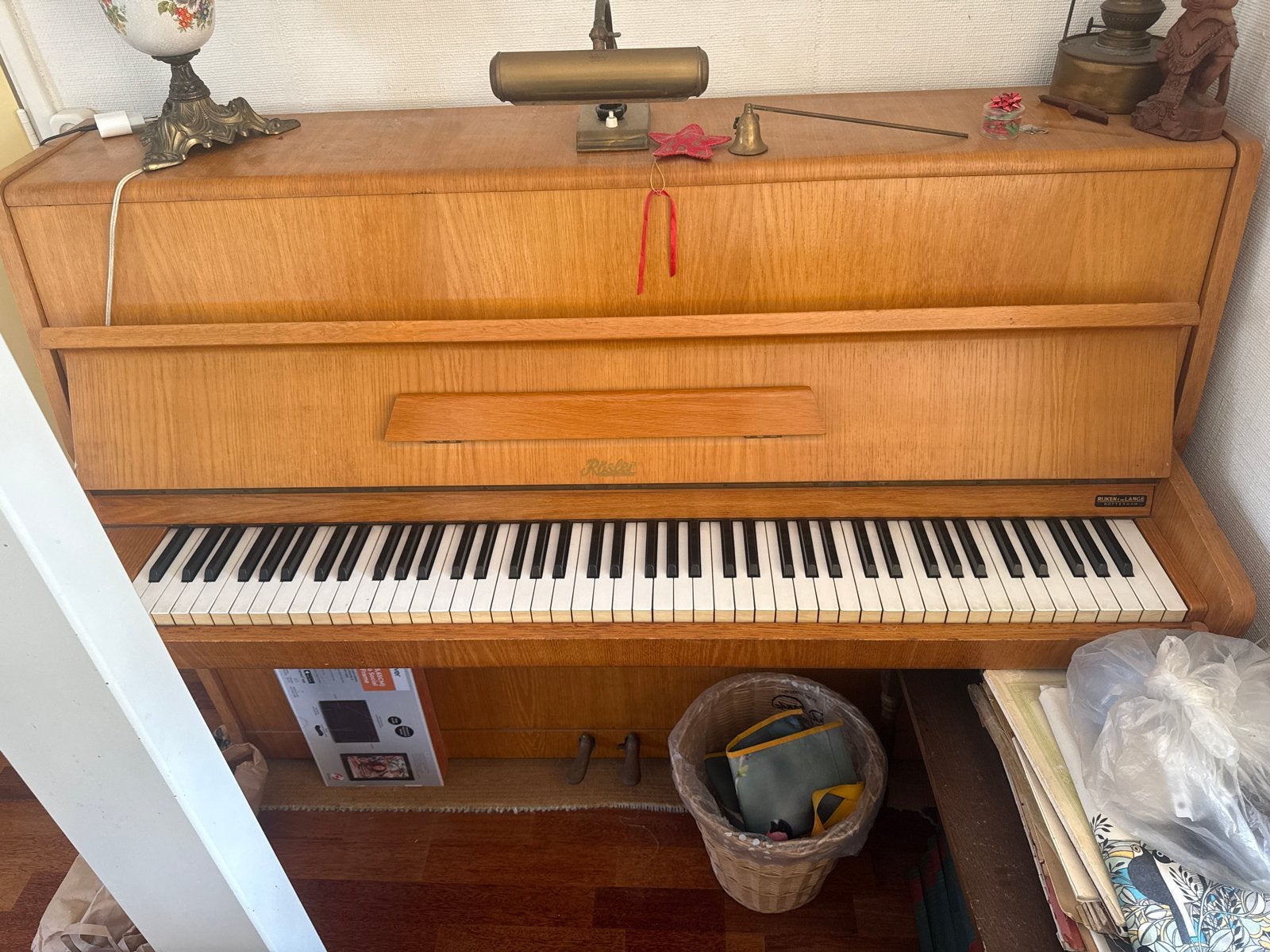Mooie Rösler piano in perfecte staat met fantastische klanke, Ophalen of Verzenden, Zo goed als nieuw, Bruin, Piano