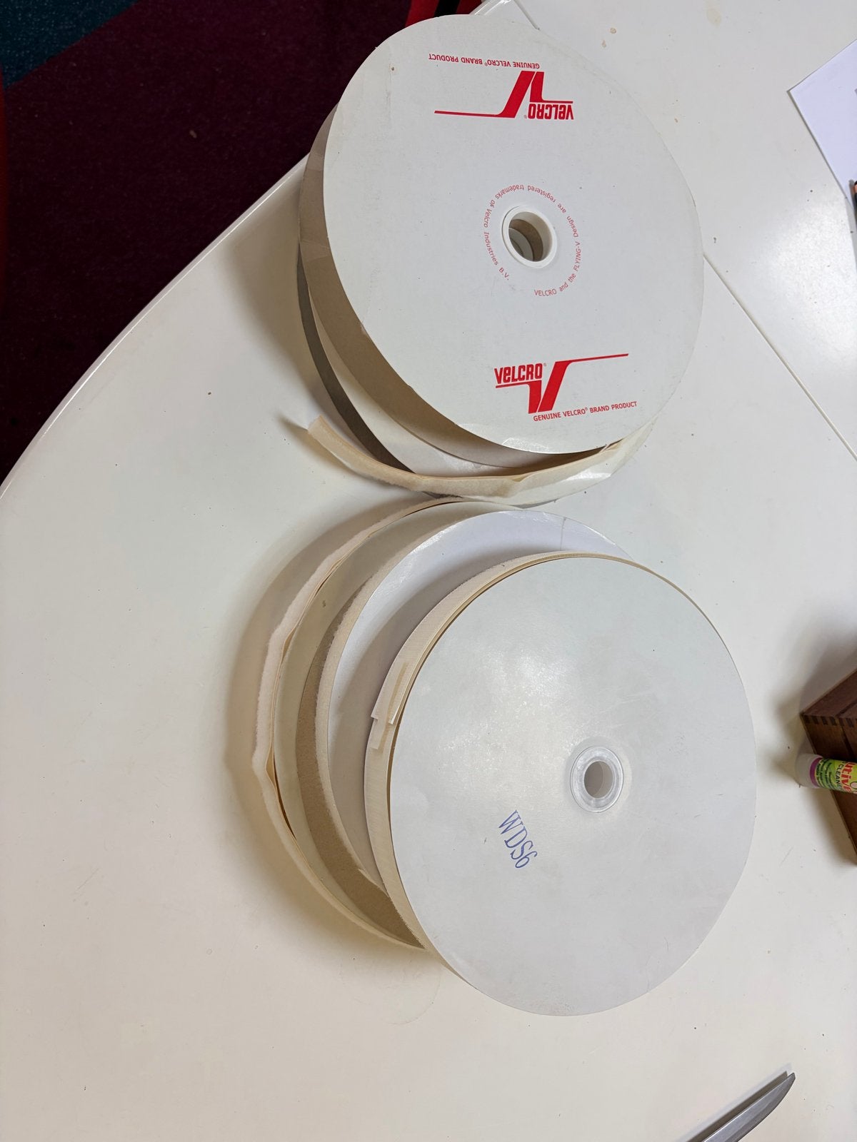 Velcro Klittenband Rollen - Zelfklevend en Veelzijdig, Zelfklevend, Overige thema's, Textiel, Ophalen of Verzenden