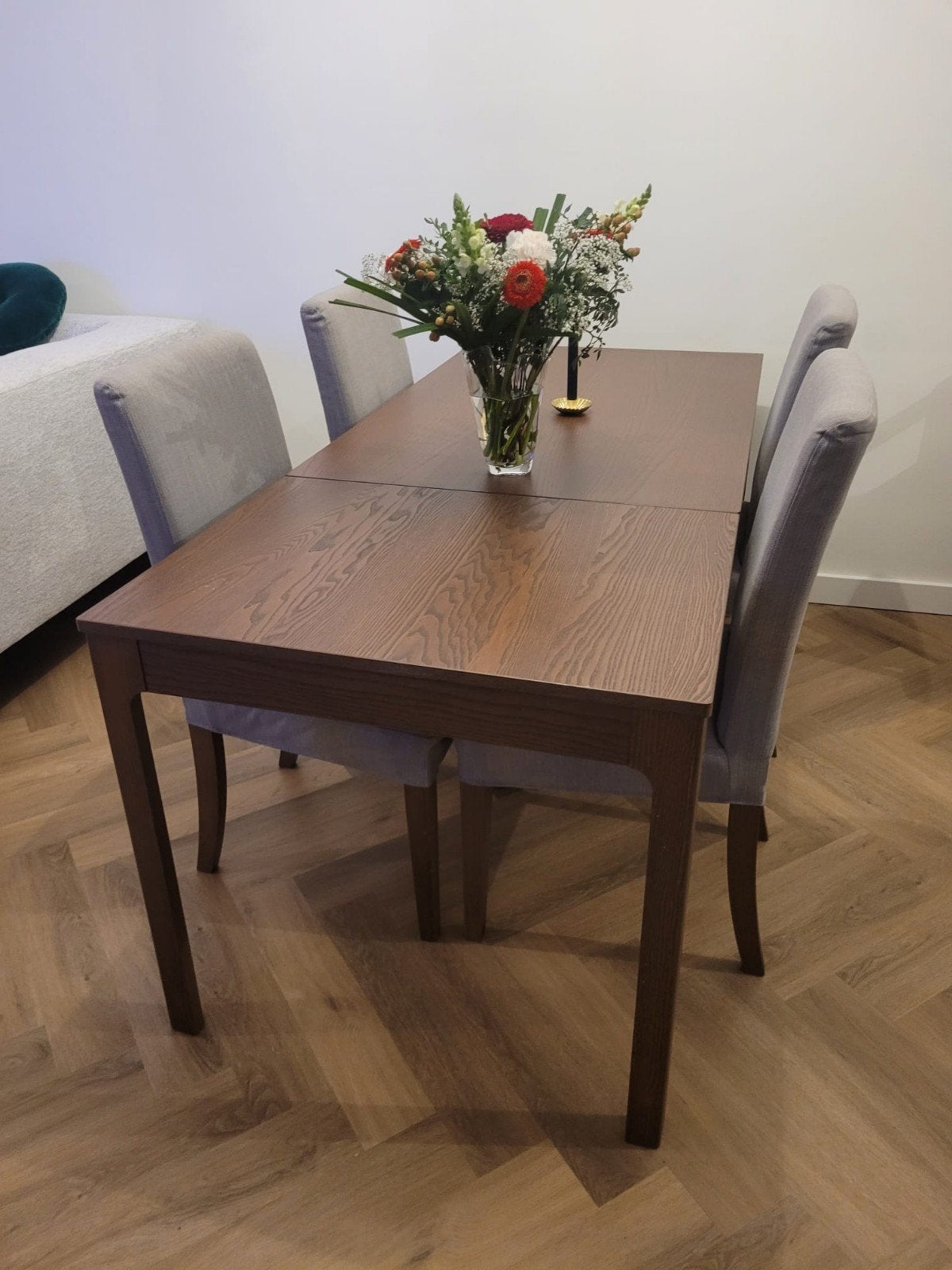 IKEA Uitschuifbare Eettafel 120/180 cm + 4 Stoelen, Ophalen, Zo goed als nieuw, Rechthoekig, 100 tot 150 cm