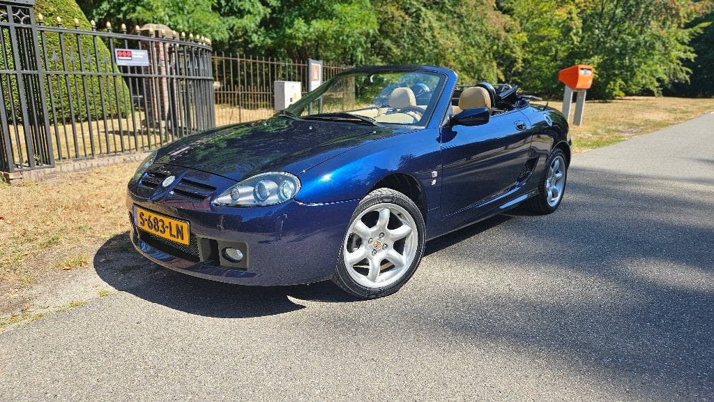 MG TF 1.8 I 120 automaat 2003 Royal Blue in TOP staat, Auto's, Automaat, Dealer onderhouden, Achterwielaandrijving, Beige