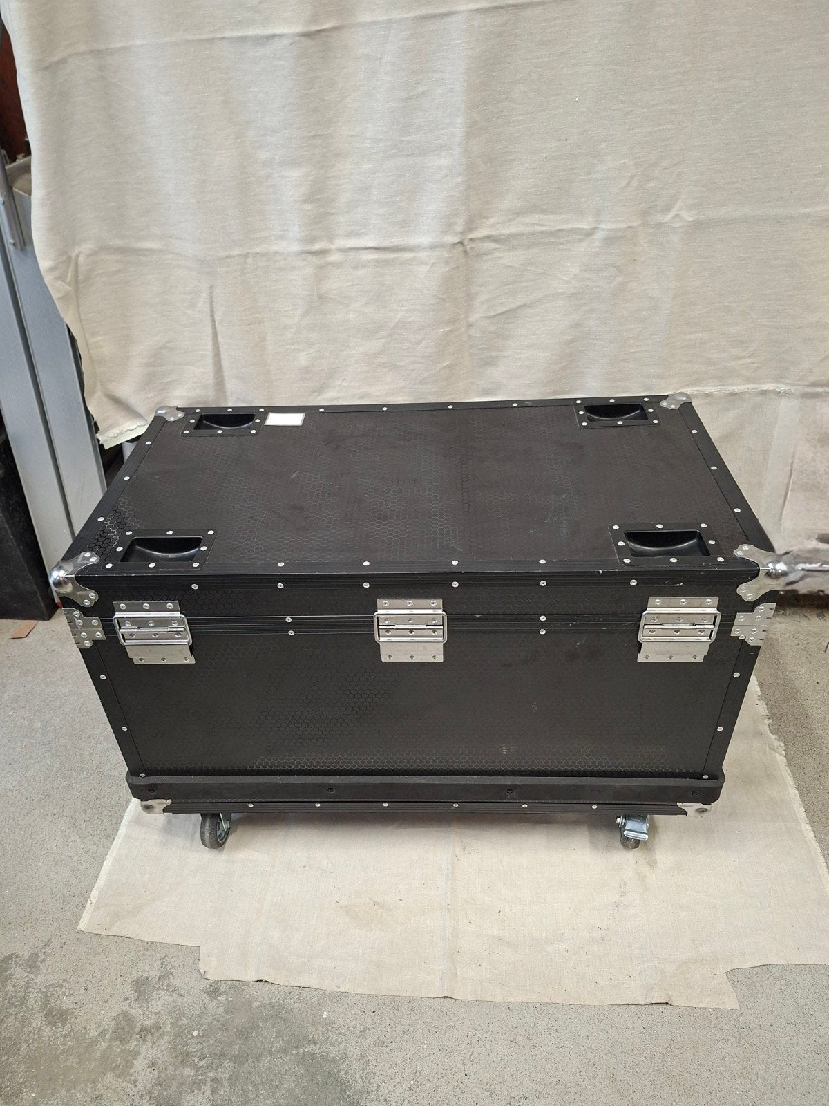 Robuuste Flightcase met Interne Verdelers en Wielen, Ophalen, Gebruikt, Overige instrumenten, Flightcase
