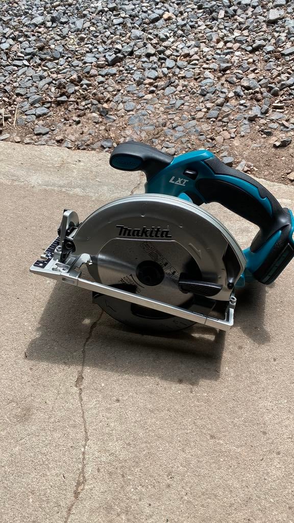 Makite accu handcirkelzaag 18 volt, Doe-het-zelf en Verbouw, Ophalen, Cirkelzaag, Zo goed als nieuw, 30 tot 70 mm