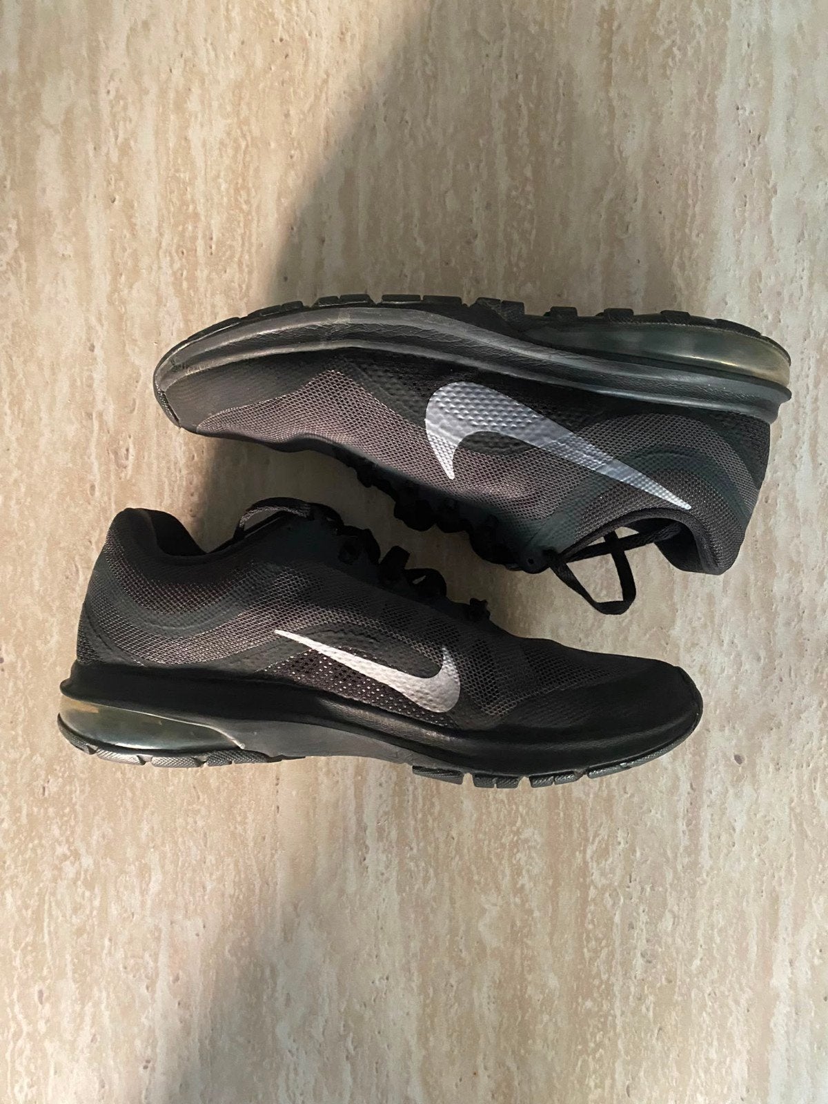 Nike Sneakers - Zwart - Maat 42, Nike air max, Ophalen of Verzenden, Gedragen, Sportschoenen