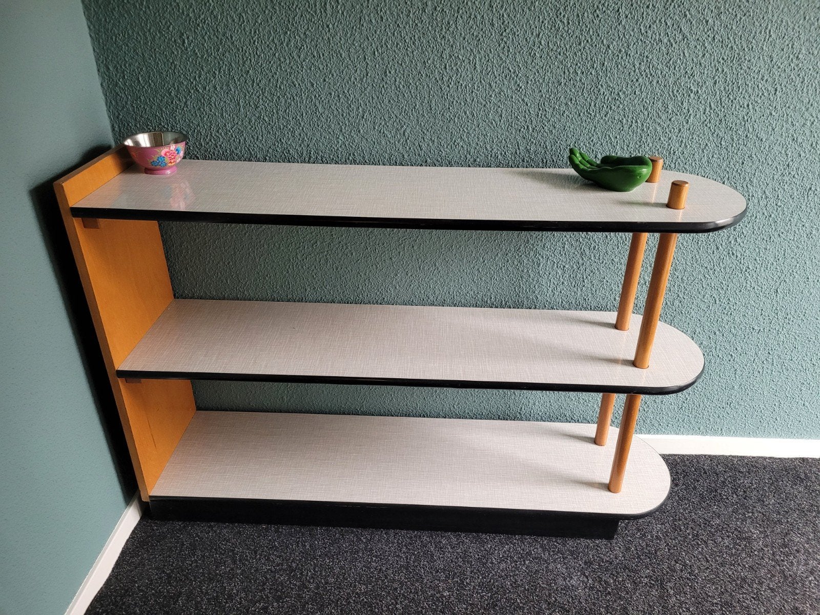 vintage;  brede stokkenkast in goede staat, Ophalen