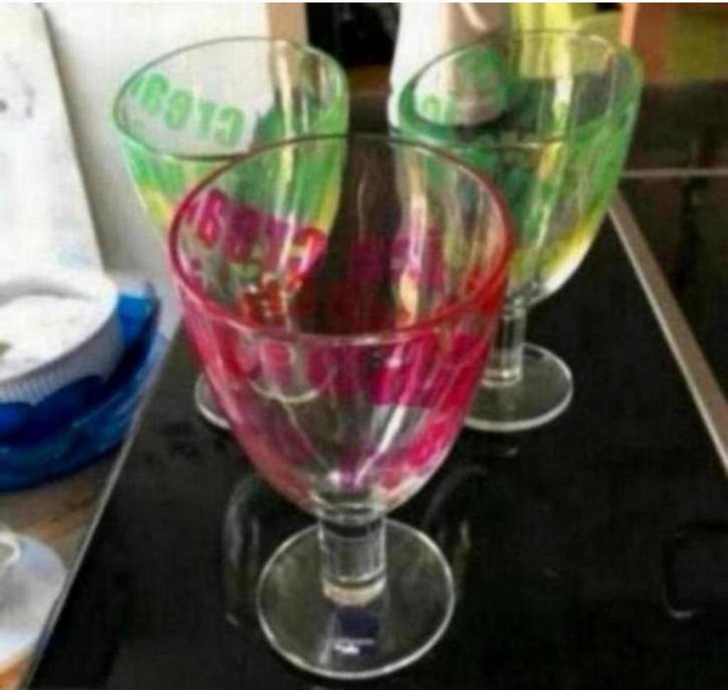 3 Mooie Gekleurde Leonardo IJscoupes /3 Vintage Roze IJscoup, Ophalen of Verzenden, Zo goed als nieuw