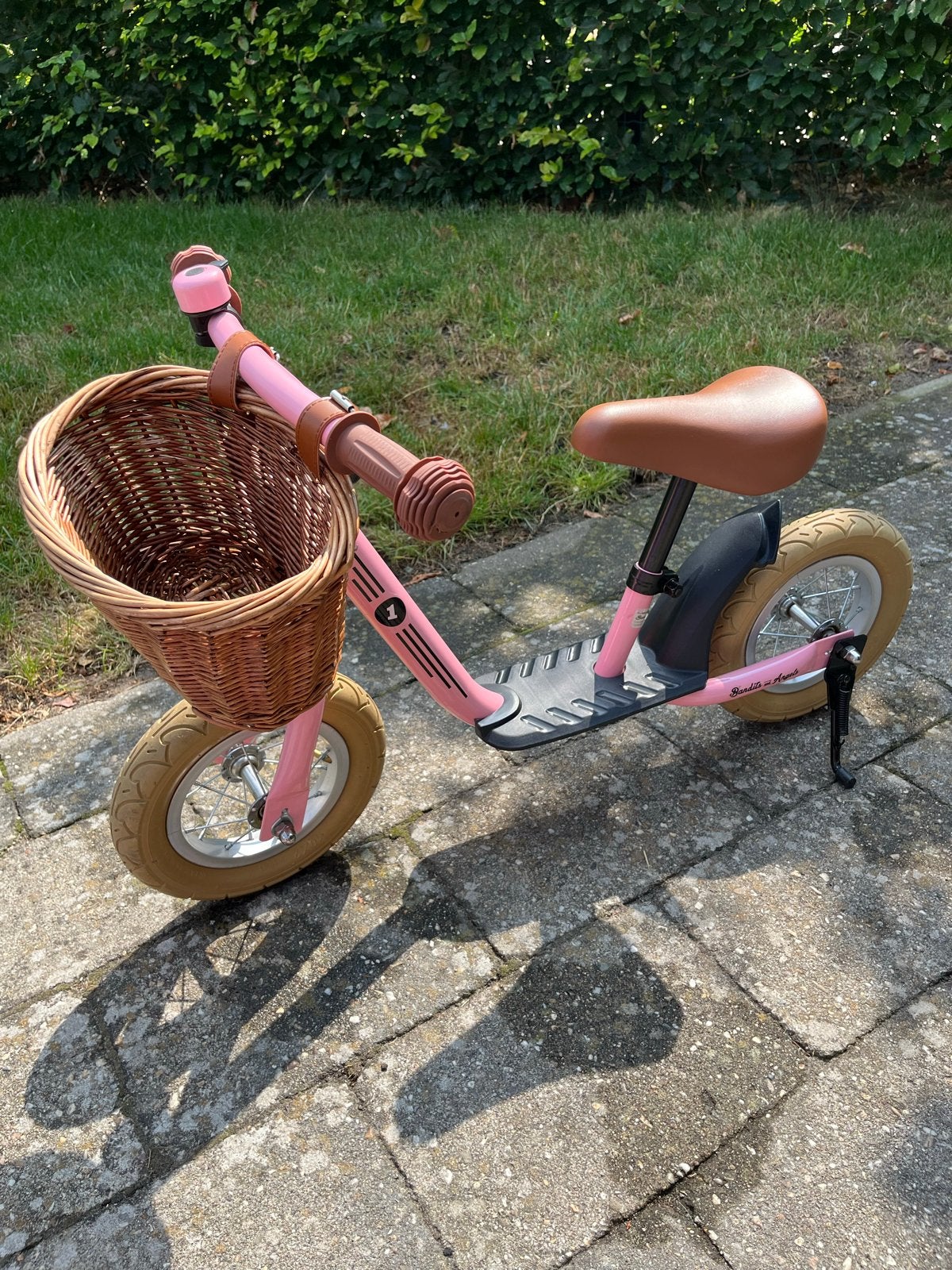 Roze loopfietsje Bandits and Angels met mandje, Ophalen, Gebruikt, Velgrem, Minder dan 16 inch