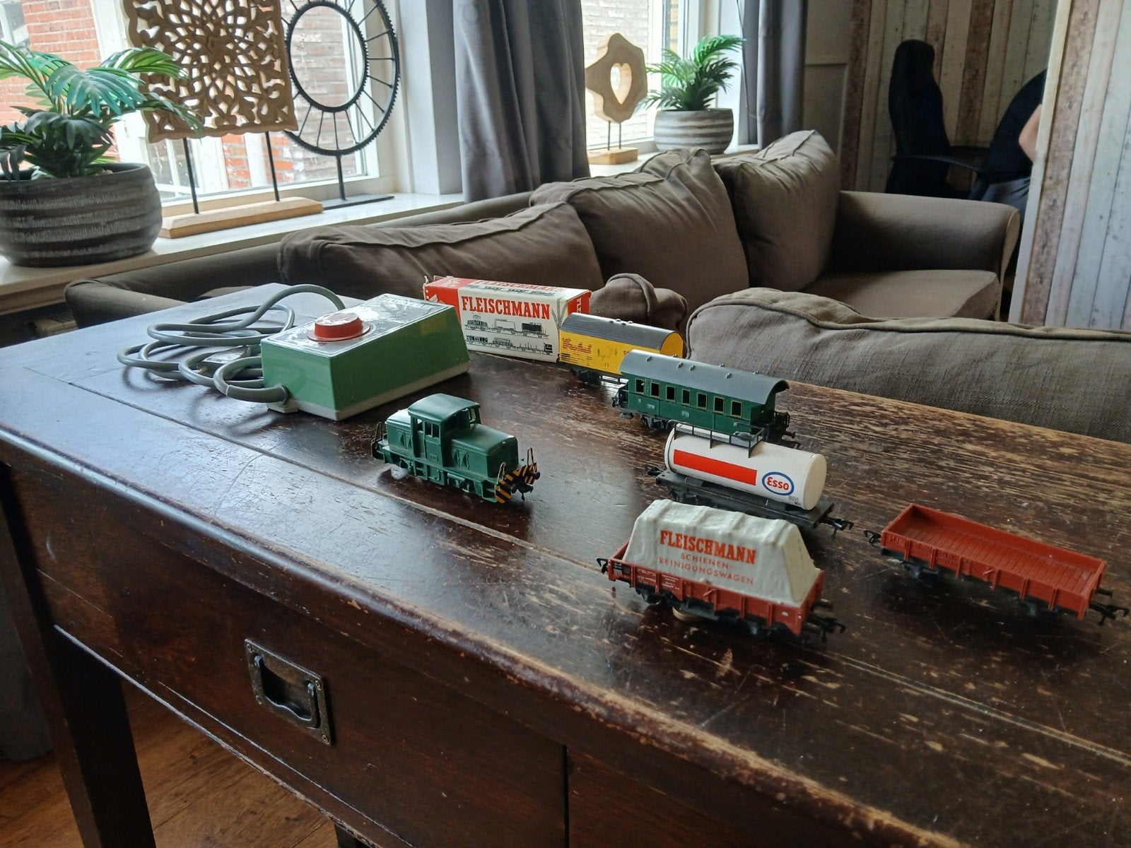 Fleischmann Treinset met Locomotief en Wagons, Ophalen