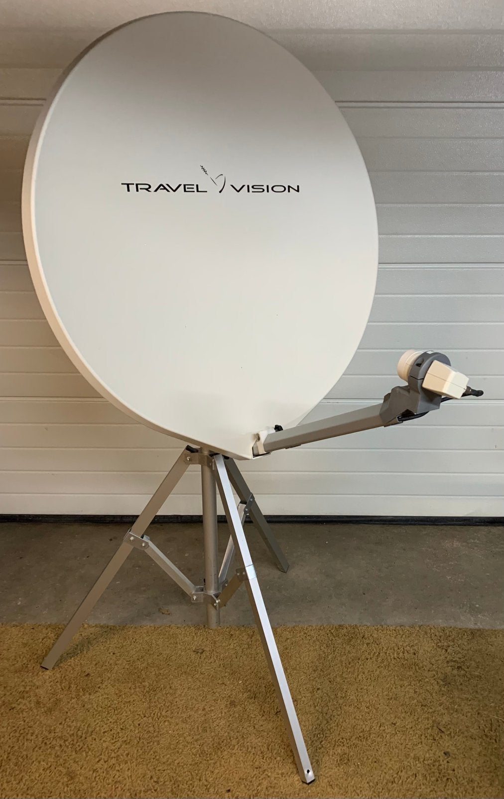 Travel Vision R6-80 volautomatische schotel + tv plug & play, Ophalen, Zo goed als nieuw, (Schotel)antenne-accessoires, Overige merken