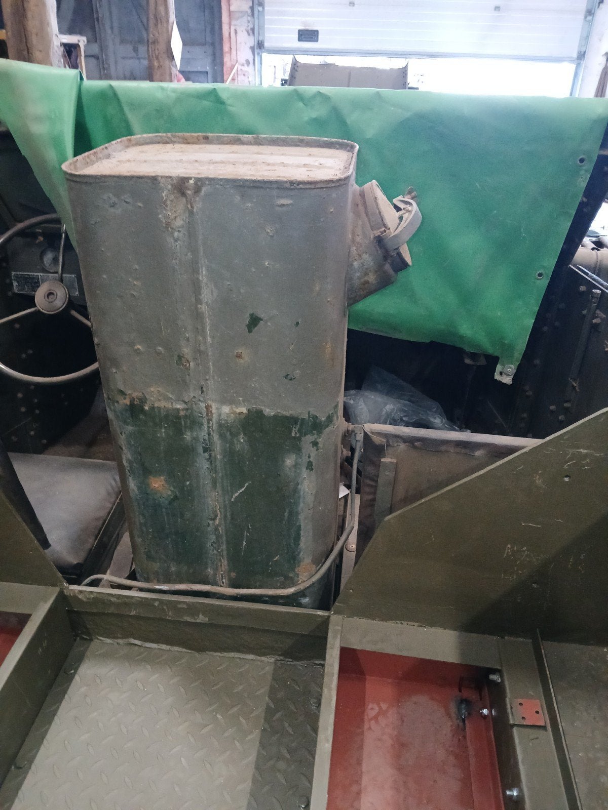 Wie weet wat voor benzinetank dit is, Ophalen of Verzenden, Landmacht, Amerika