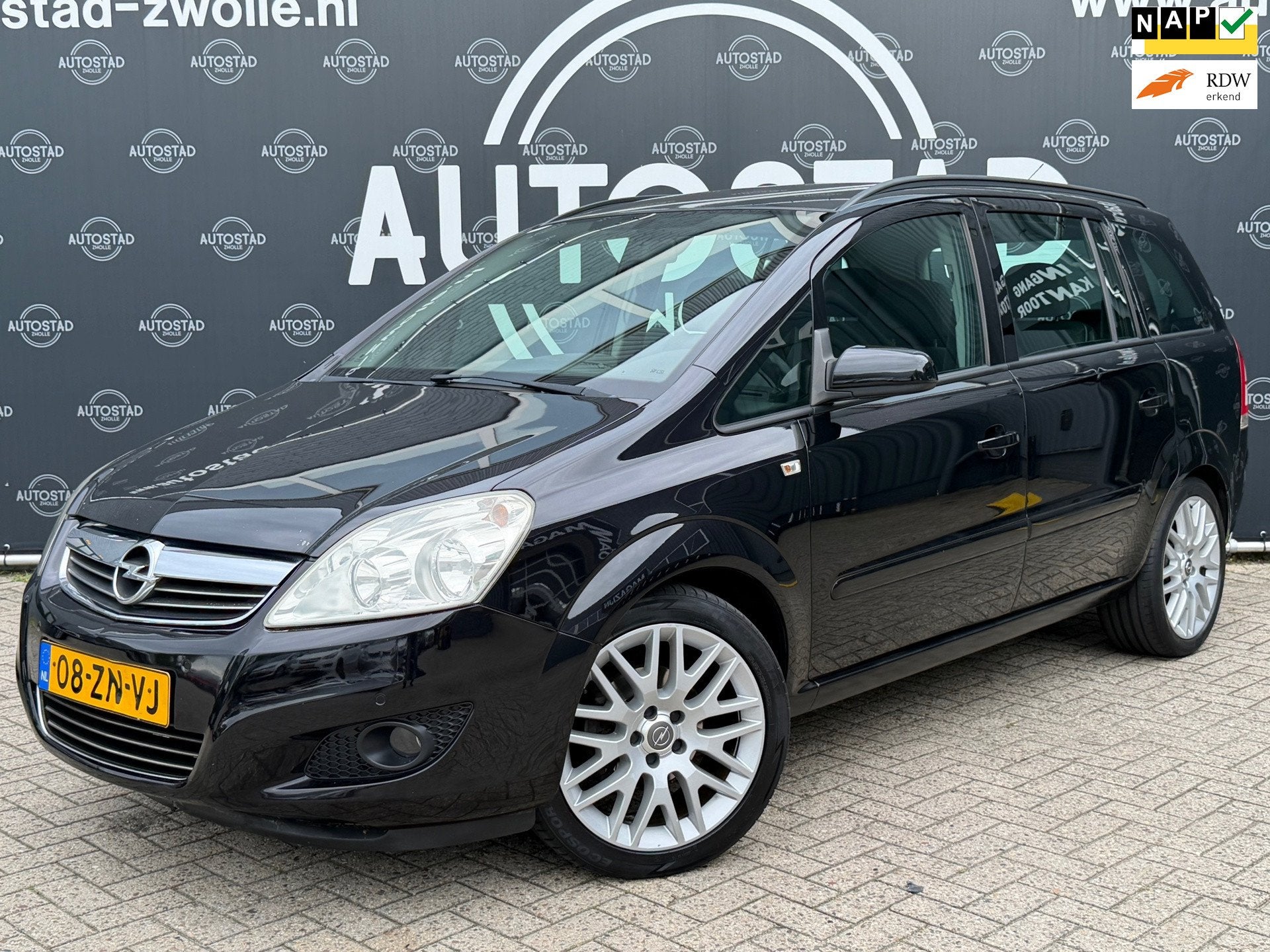 Opel Zafira 1.6 Temptation NL-Auto / 7 Pers / NAP / APK / Ai, Auto's, Voorwielaandrijving, Stof, 4 cilinders, Zwart