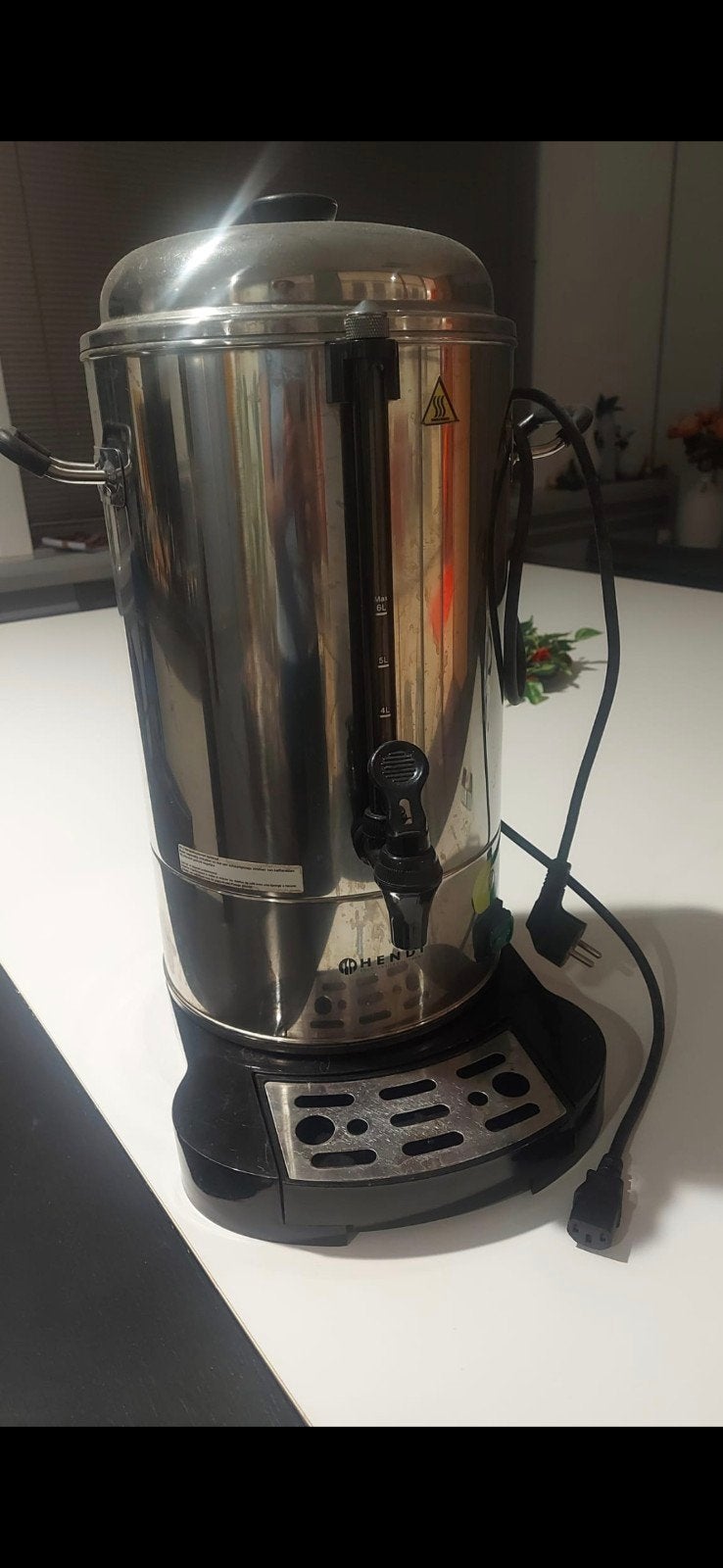 Professionele Hendi warmtedrankdispender/percolator, Ophalen, Gebruikt, 10 kopjes of meer, Koffiemachine