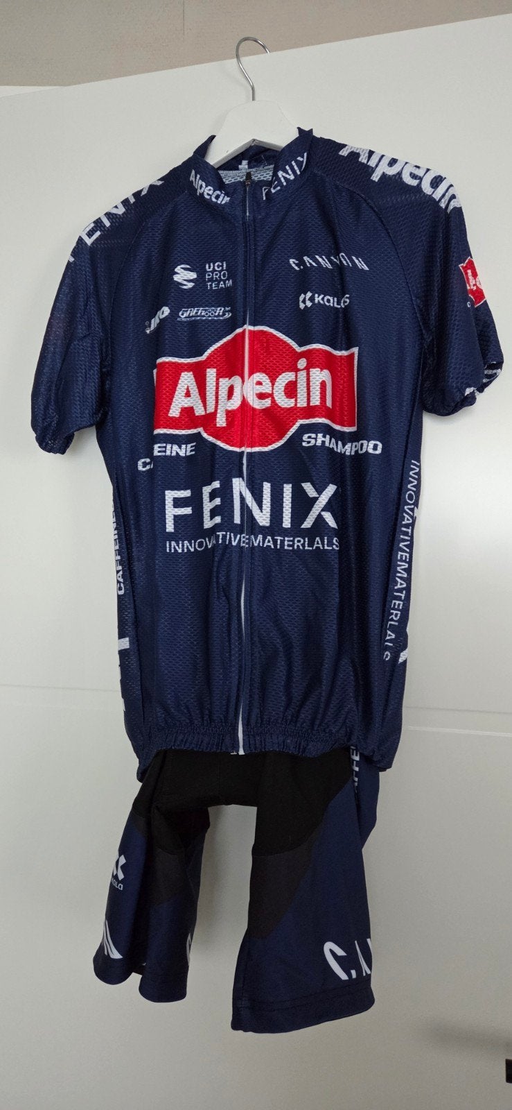 Alpecin Fenix Wielrenshirt en Broek Maat L, Fietsen en Brommers, Fietsaccessoires | Fietskleding, Alpecin Fenix, Zo goed als nieuw