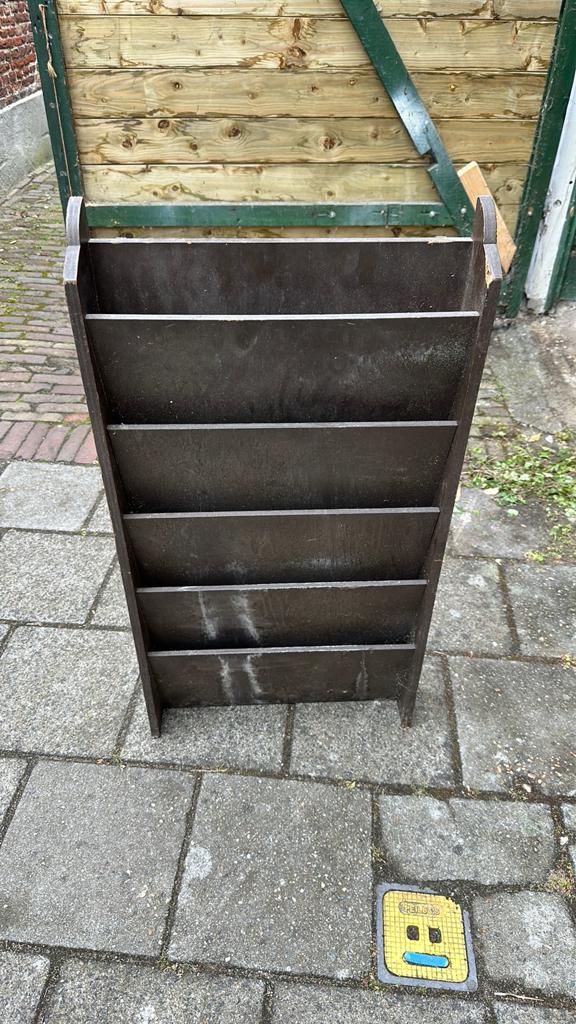 Kranten tijdschriften bak, Huis en Inrichting, Woonaccessoires | Krantenbakken en Lectuurbakken, Ophalen, Zo goed als nieuw