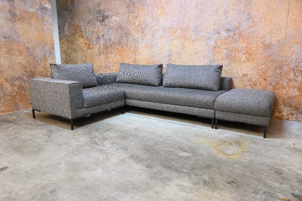 ZGAN Design on Stock Aikon grijze stoffen hoek elementenbank, 250 tot 300 cm, Design on Stock, Hoekbank, Design on Stock