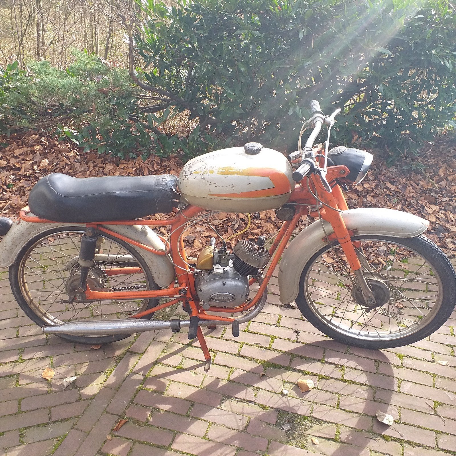 Brommer, Italiaanse oldtimer, Ophalen