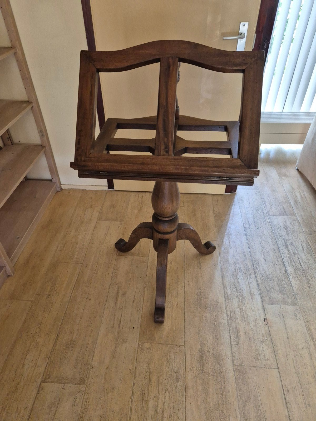 Antieke houten bijbelstandaard / lessenaar, Ophalen