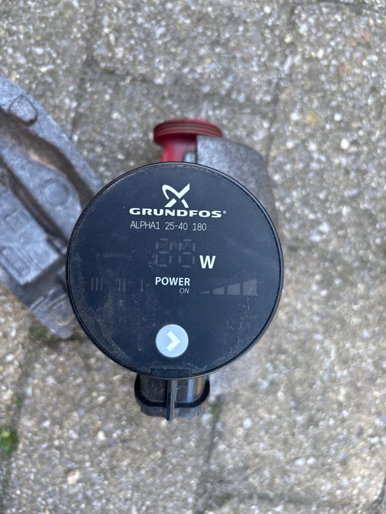 Grundfos ALPHA1 25-40 180 Circulatiepomp, Doe-het-zelf en Verbouw, Verwarming en Radiatoren, Ophalen, Minder dan 30 cm, Overige typen