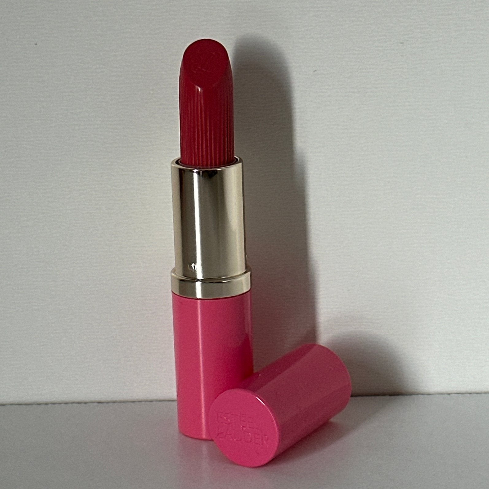 Estee Lauder Pure Color Lipstick Creme #260 Eccentric#, Ophalen of Verzenden, Nieuw, Lippen, Make-up