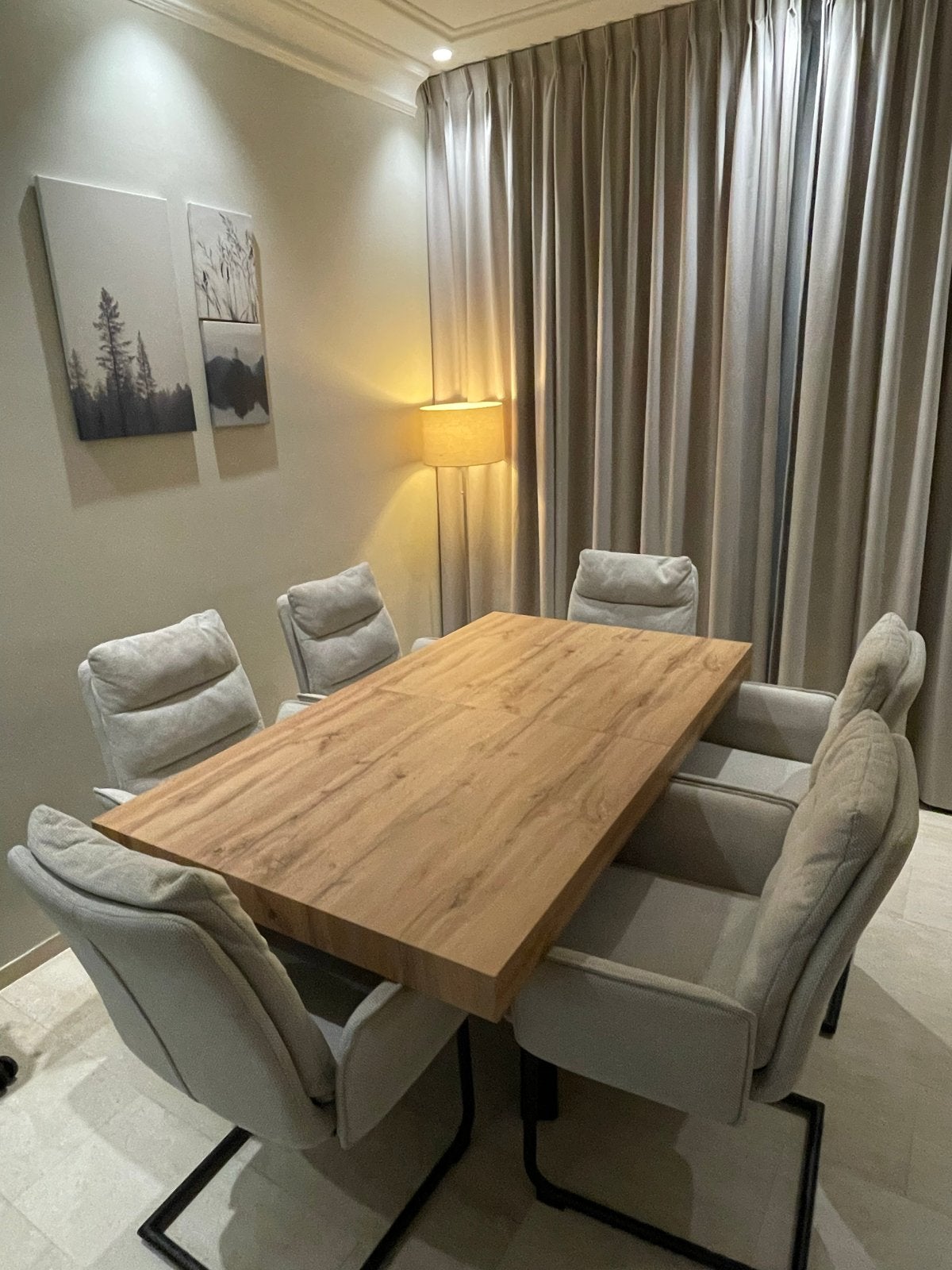 Uitschuifbare eettafel met 6 stoelen - Zo goed als nieuw