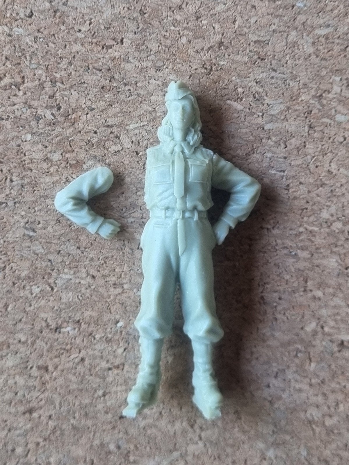 American female soldier with tie 1:35, NB, Nieuw, Ophalen of Verzenden, 1:35 tot 1:50