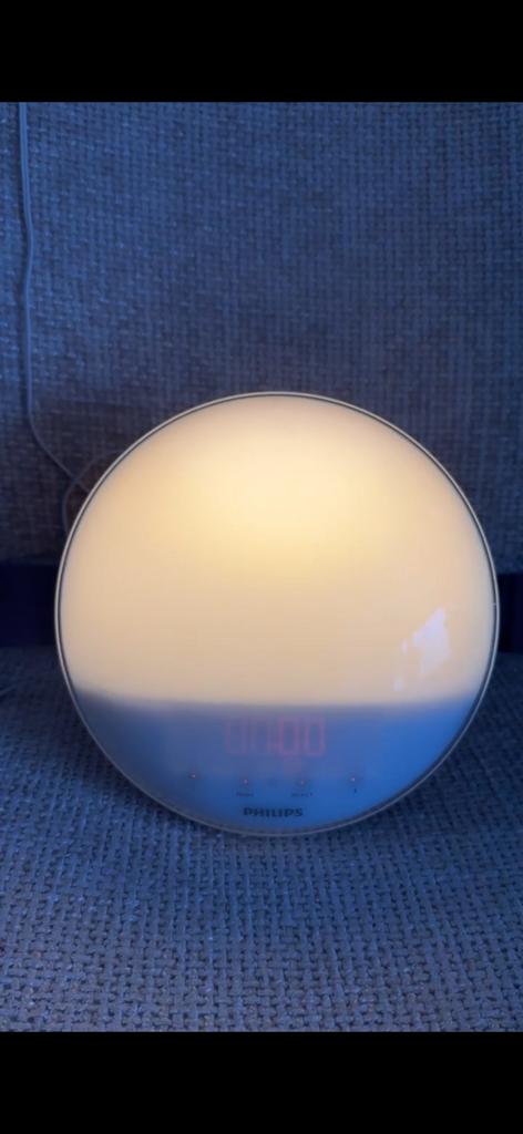 Philips HF3520 wake up light wekker radio nachtlampje, Witgoed en Apparatuur, Wekkers, Ophalen of Verzenden, Zo goed als nieuw