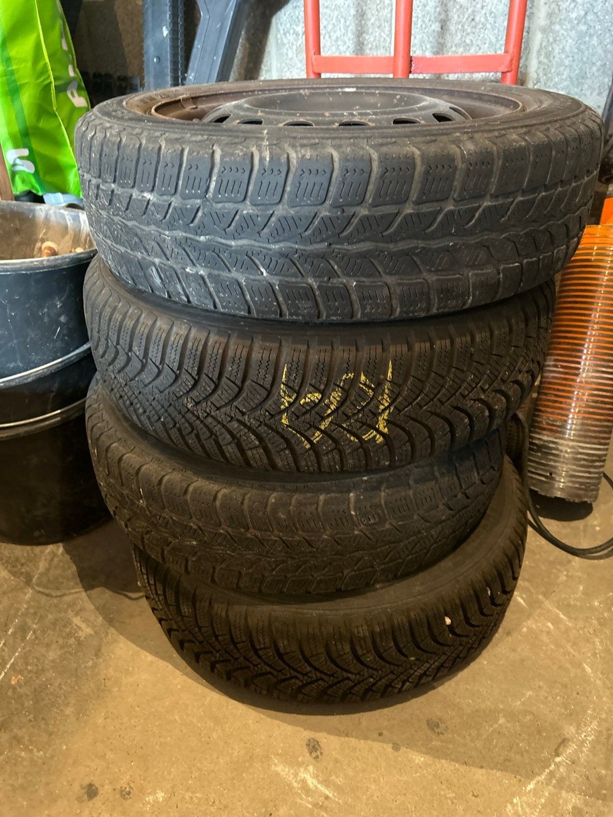 Gebruikte winterbanden met velgen toyota aygo, Ophalen, Gebruikt, 15 inch, Banden en Velgen